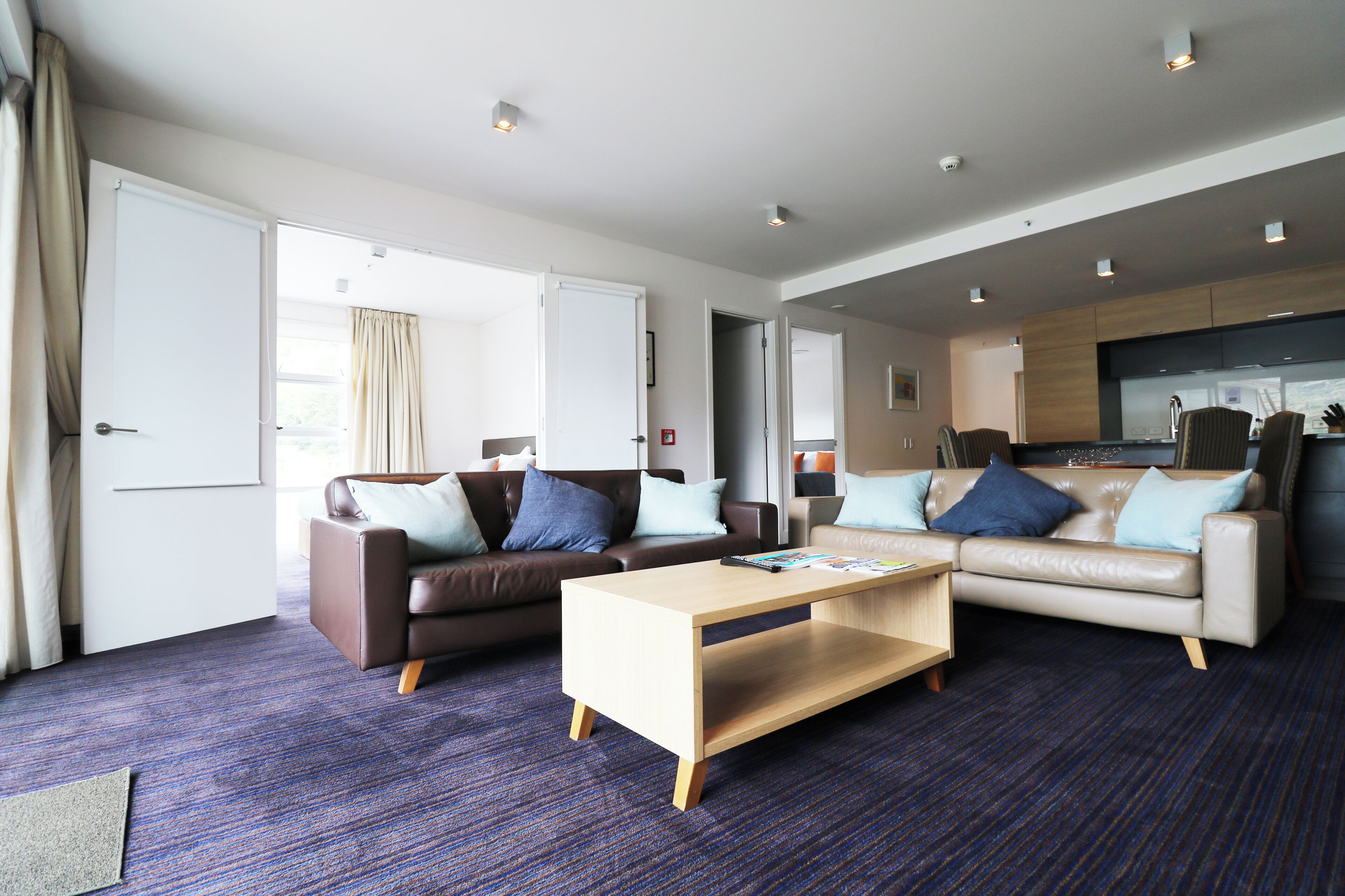 Fernseher, DVD-Player, Stereoanlage