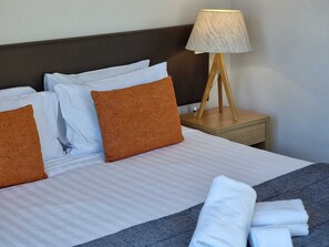 2 chambres, fer et planche à repasser, lit parapluie, Wi-Fi gratuit