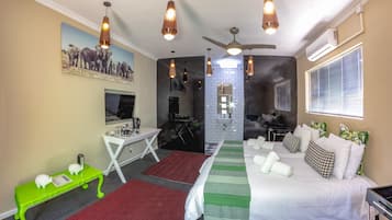 6 bedrooms, desk, iron/ironing board, free WiFi