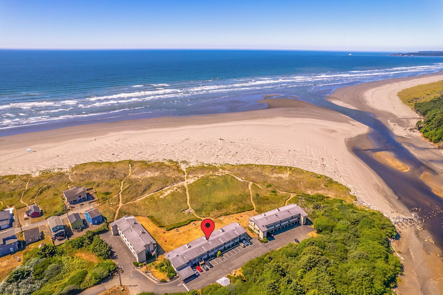 Top Floor Condo right on the Beach
