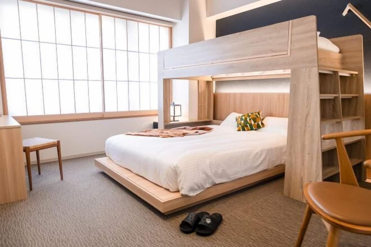 1 bedroom, desk, laptop workspace, blackout drapes