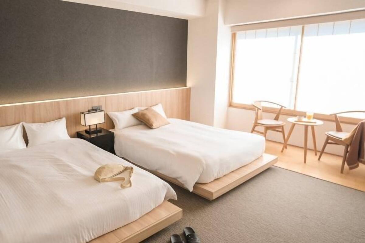 1 bedroom, desk, laptop workspace, blackout drapes