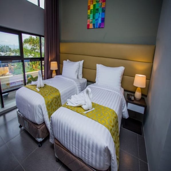 Premium Twin Room | In-room safe, soundproofing, iron/ironing board, free WiFi