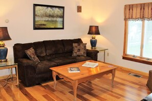 Living area - Cooperstown Baseball Rentals - Dugout 2 (Oneonta)