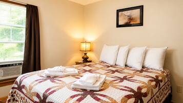 1 bedroom, iron/ironing board, WiFi (free), bed sheets