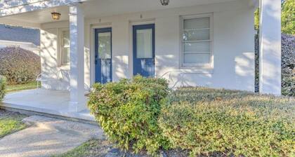 J 88 · Private gated cottage! Walk to Overton square!