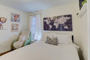 1 bedroom, desk, iron/ironing board, WiFi