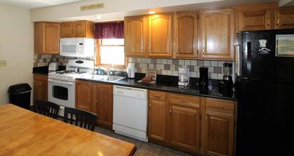 Cooperstown Baseball Rentals - Double Play # 2 - In der Nähe von All-Star Village, Innenstadt und Gemeinschaftspool!