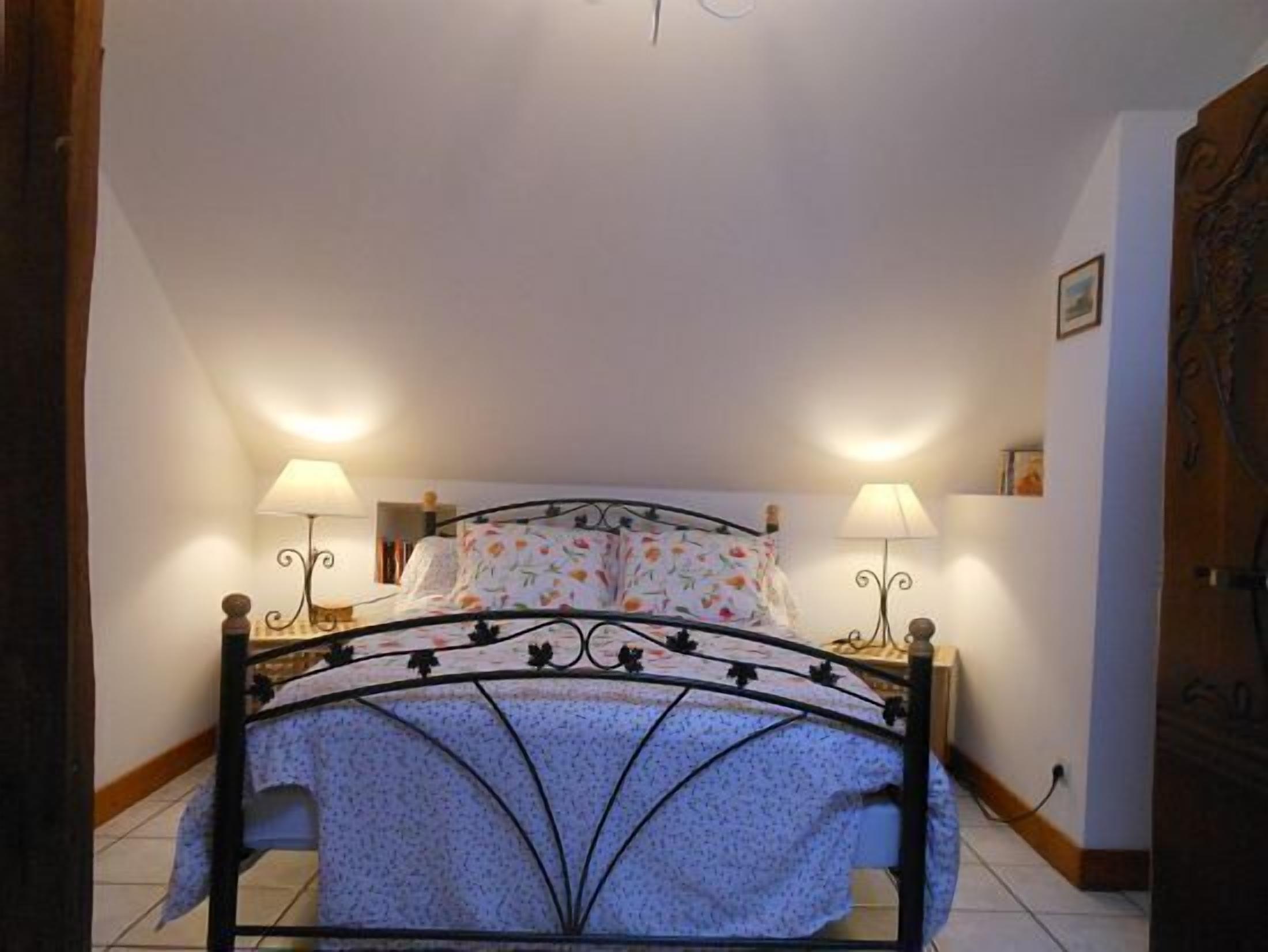 2 chambres, fer et planche à repasser, lit parapluie, Wi-Fi gratuit