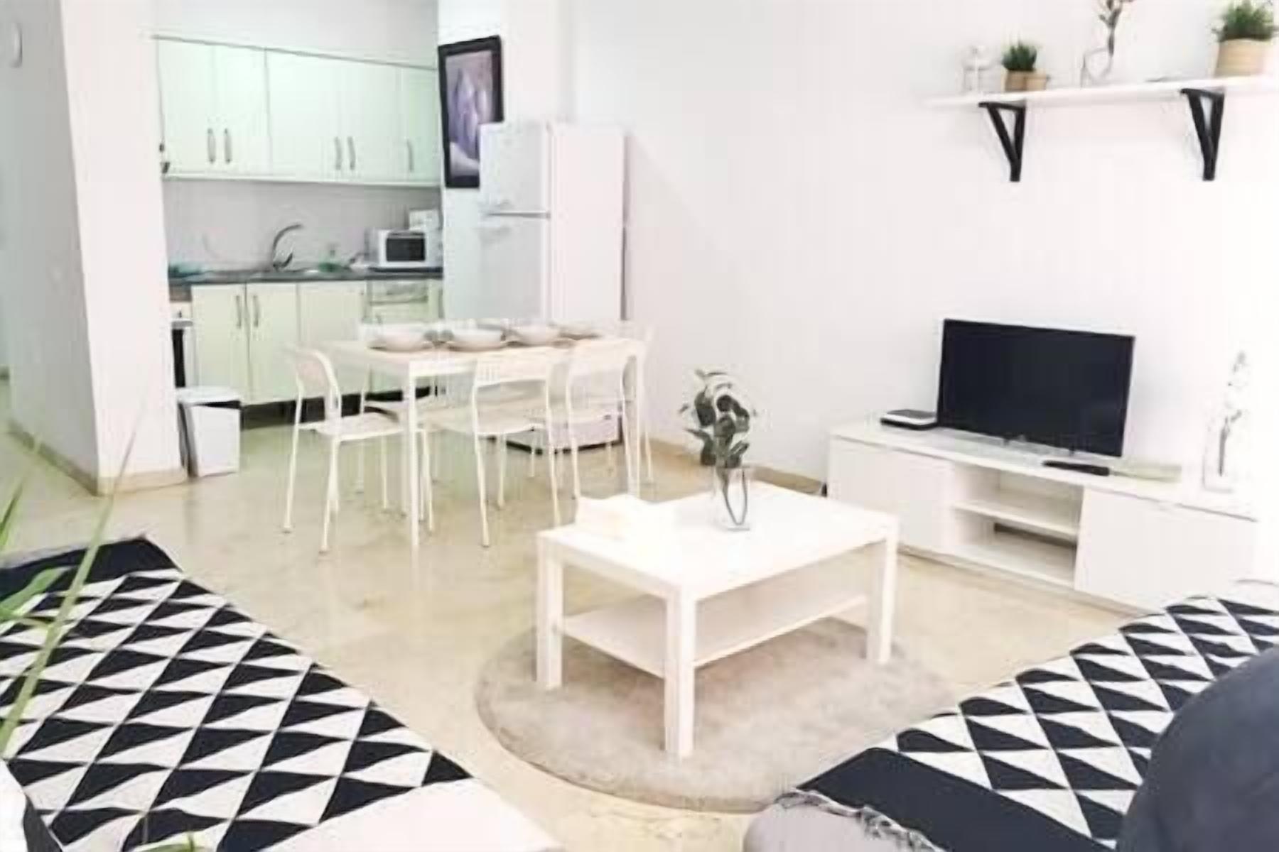 Sagasta Beach Apartment IV by Canary365