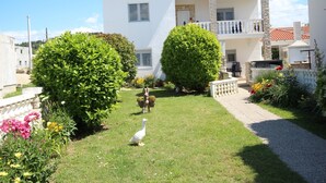 Property grounds - Apartment Maris with nice sea view (Ljubač)
