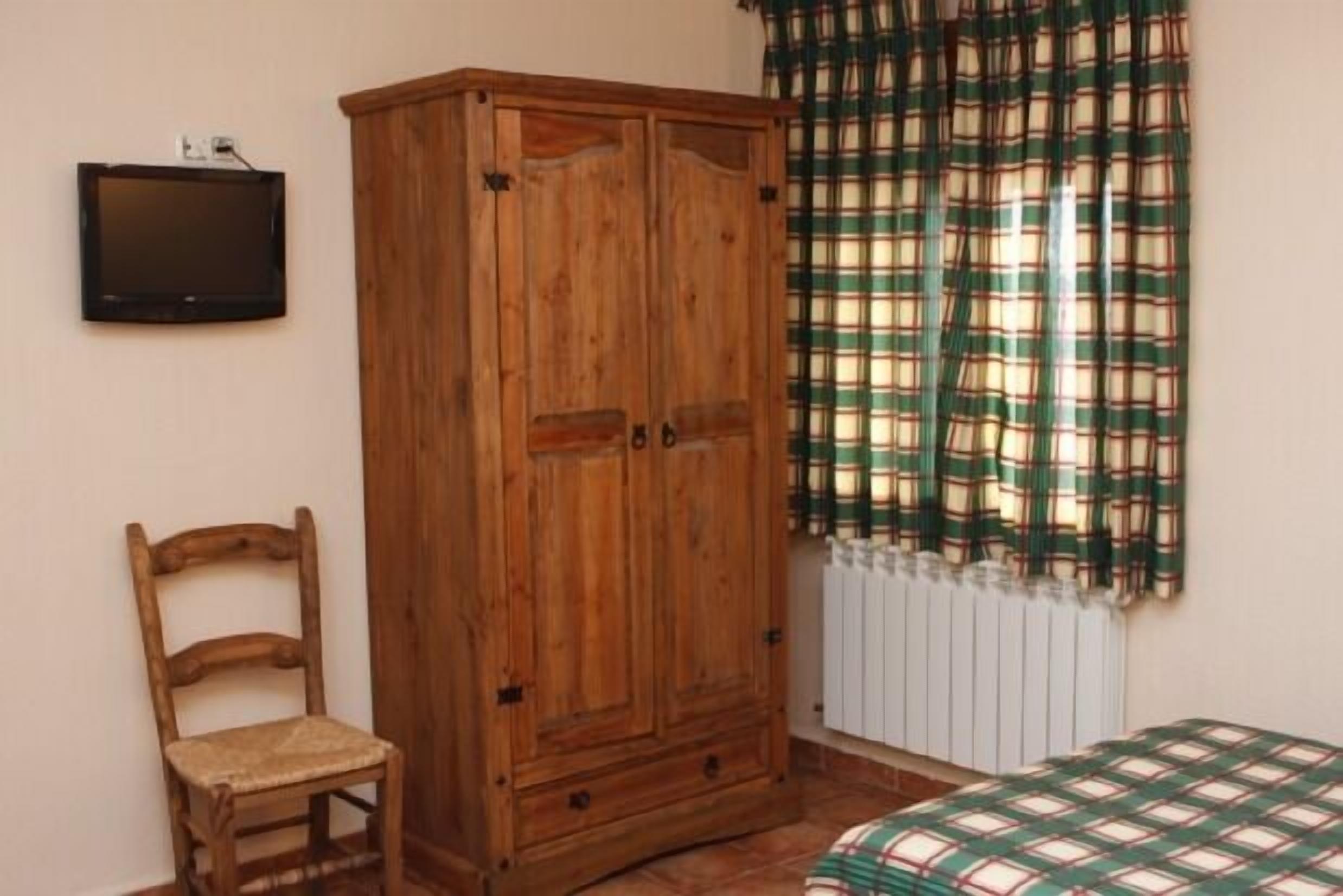 El Acebo Rural Cottage for 8 people