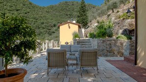 Terrace/patio - Luxury Villa Lucca (Lucca)