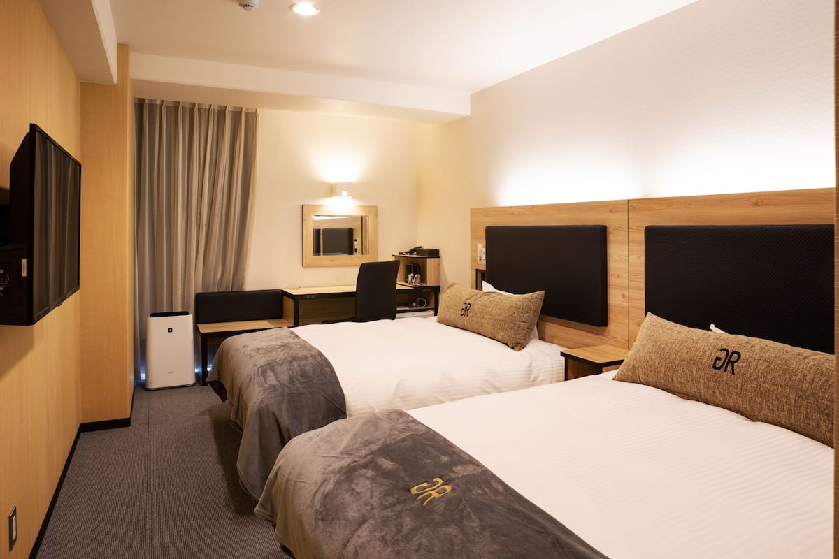 Down comforters, desk, laptop workspace, free WiFi