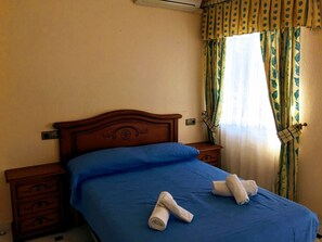 4 bedrooms, WiFi, bed sheets