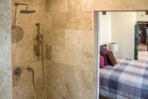 Douche de la salle de bain