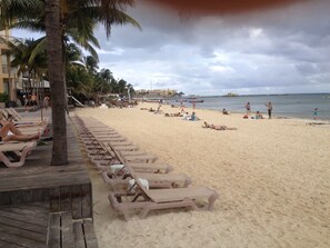 On the beach - El Faro 104 Reef (Playa del Carmen)