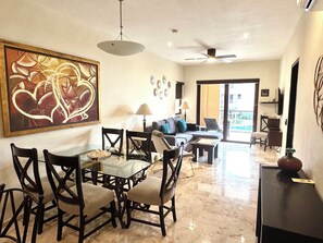 Appartement Deluxe | Salle à manger