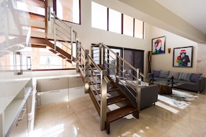 Deluxe-Apartment | Wohnzimmer | Flachbildfernseher