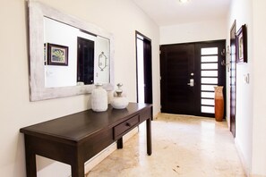 Deluxe-Apartment | 3 Schlafzimmer, Zimmersafe, individuell dekoriert