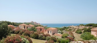 apartment in villa facing the sea terrace on the sunset