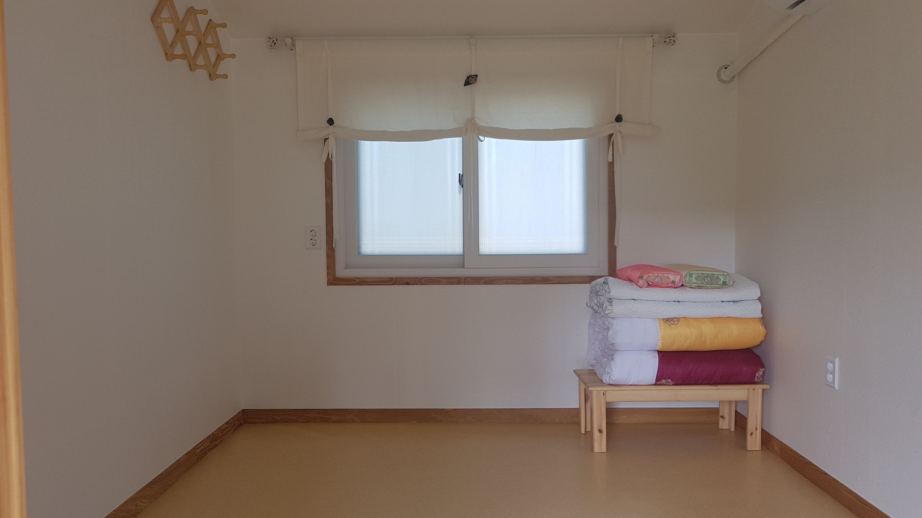 Double Room, Japanese Futon, Mountain View, Garden Area (Starlight, No indoor bathroom) | Soundproofing, iron/ironing board, free WiFi