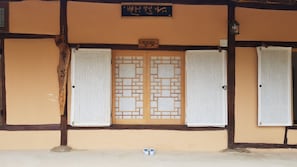 Standard Double Room, 1 Bedroom | Soundproofing, iron/ironing board, free WiFi - Moonlight House (Cheongsong)