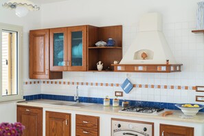 Réfrigérateur, four, plaque de cuisson, lave-vaisselle