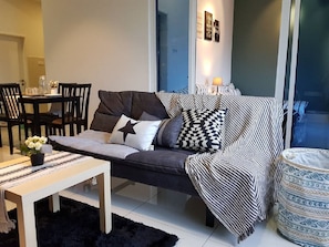 Appartamento Comfort, 1 camera da letto, non fumatori, vista città | Area soggiorno | TV a schermo piatto