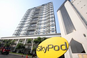 Experience the SkyPod lifestyle with stunning views from balconies.