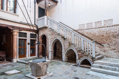 Ca' Magno, an enchanting place in Venice