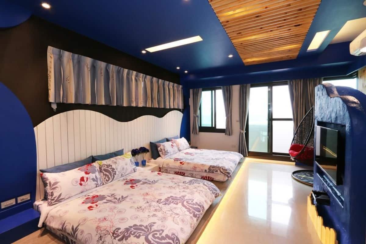 Elite-Vierbettzimmer | Schreibtisch, Verdunkelungsvorhänge, schallisolierte Zimmer