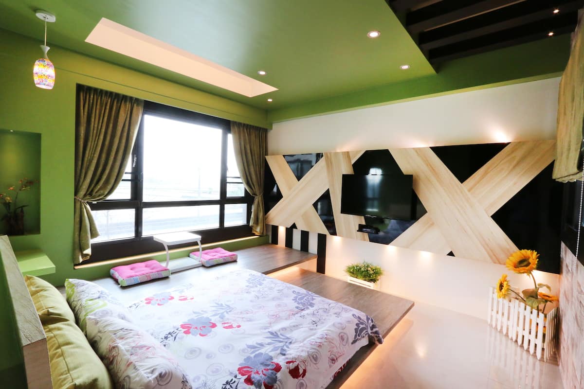 Desk, blackout drapes, soundproofing, rollaway beds (surcharge)
