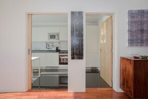 Fridge, microwave, oven, stovetop - Liiiving in Porto | Bright Light Apartment (Porto)