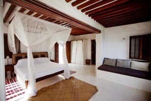 5 bedrooms, in-room safe, iron/ironing board, WiFi