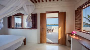5 bedrooms, in-room safe, iron/ironing board, WiFi