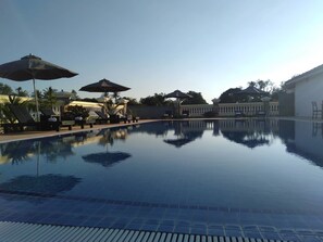Outdoor pool - La Kep Boutique (Kep)