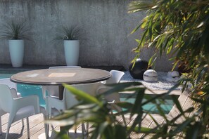 Outdoor dining - Very beautiful villa, superb swimming pool, close to the sea, ideal family 5/6 pers (Pérols)