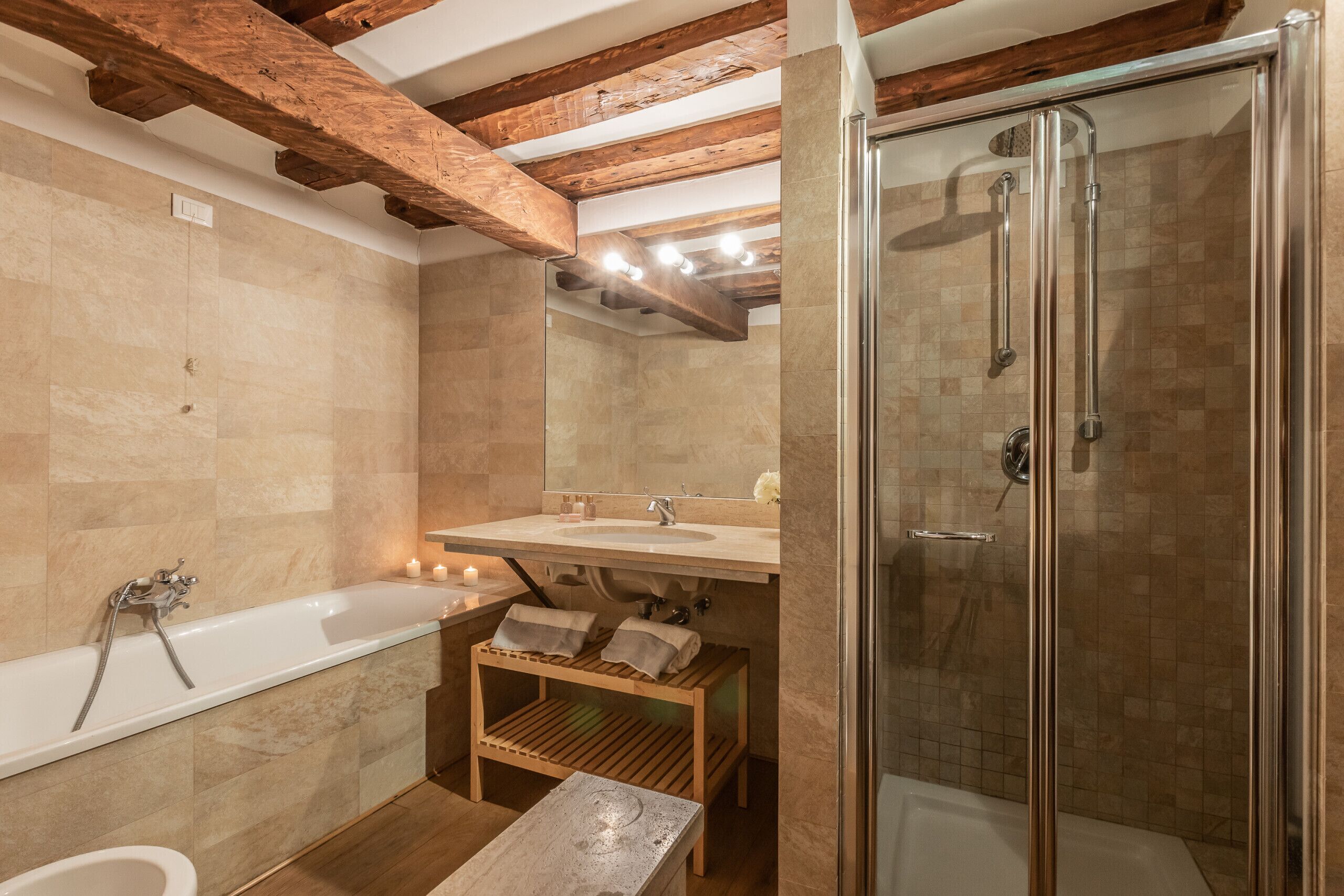 Separate bathtub and shower, free toiletries, hair dryer