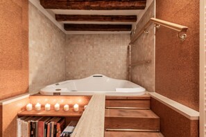 Vasca e doccia separate, set di cortesia gratuito, asciugacapelli