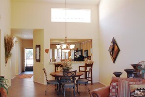 In-room dining - Palm Desert Oasis at Palm Valley C.C. (Palm Desert)