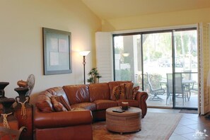 Townhouse – club, 2 queensize-senger, ikke-røyk, utsikt mot golfbane | Oppholdsrom