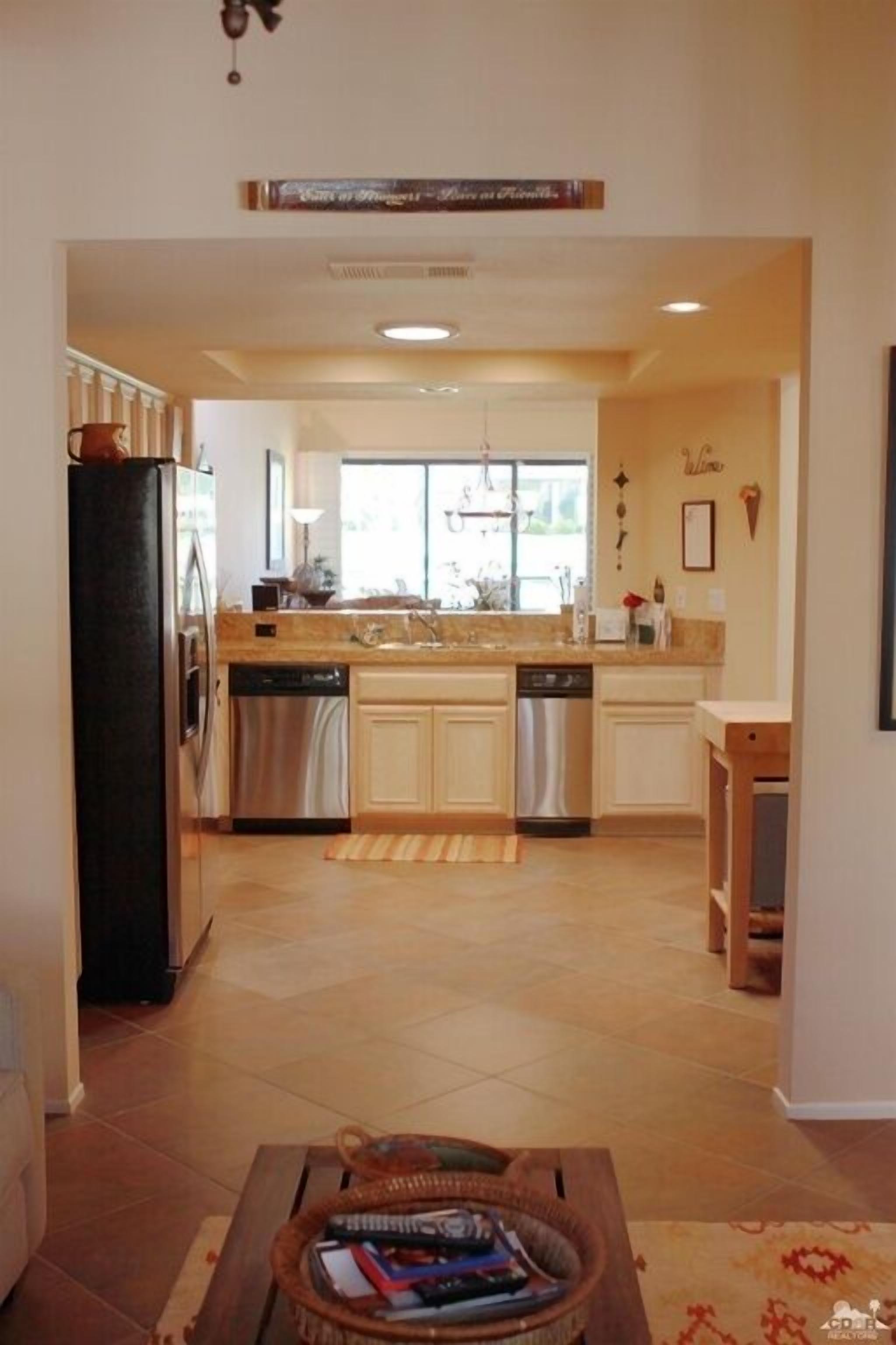 Club Townhome, 2 Queen Beds, Non Smoking, Golf View | Private kitchen