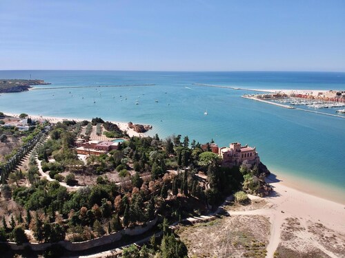 Front line townhouse Face à la mer in Ferragudo, luxury, sea views