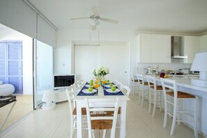 Villa | In-room dining - Protaras Seashore Villa 2 (Paralimni)