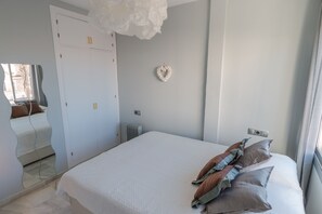 2 bedrooms, iron/ironing board, travel cot, free WiFi