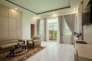 Suite, Pool View | Minibar, in-room safe, desk, blackout drapes - Sangkahak Mith Hotel (Kep)