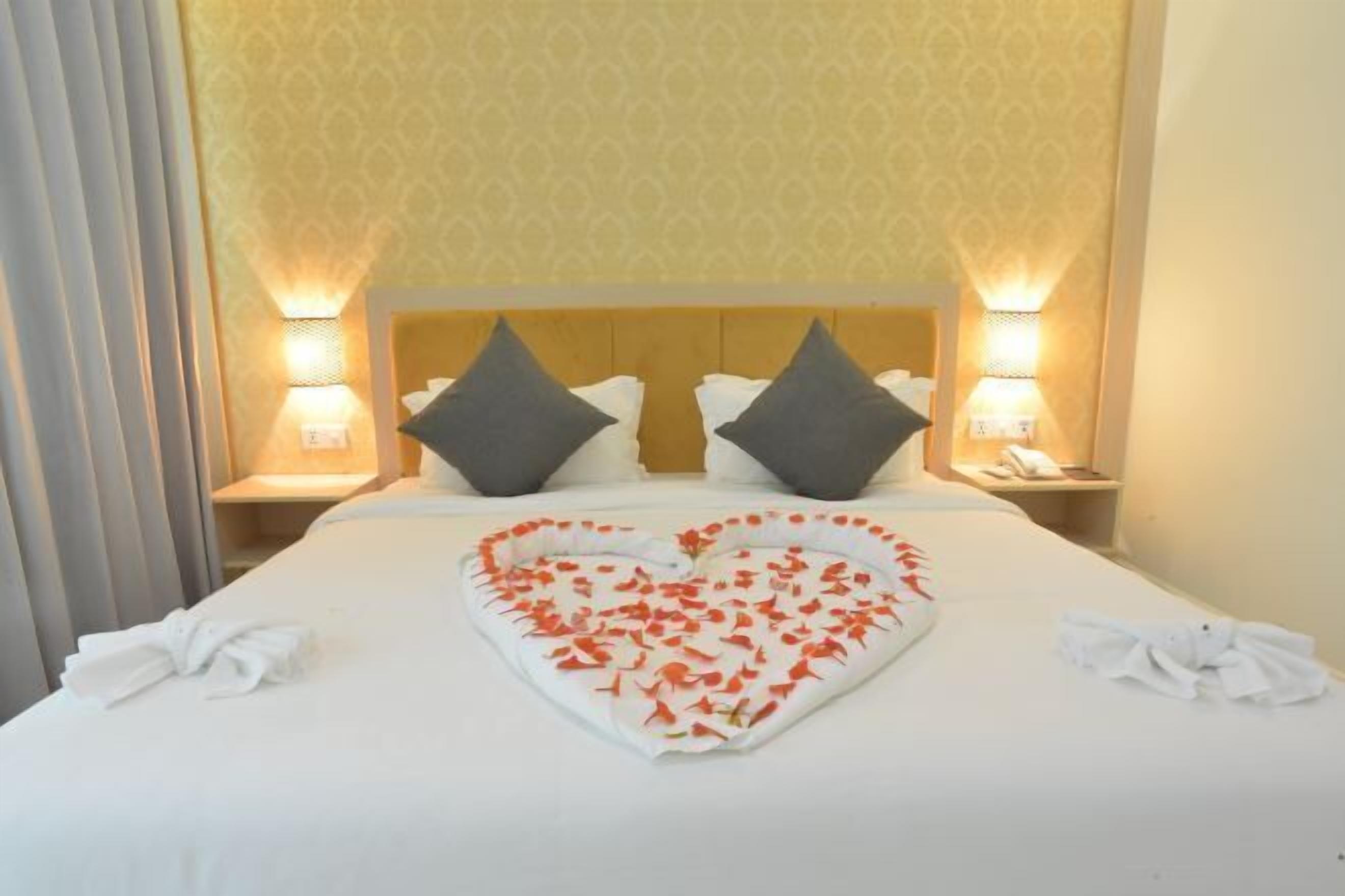 Minibar, in-room safe, desk, blackout drapes