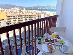 Outdoor dining -  Apartment 1st Line Beach-WIFI-A / A (Empuriabrava)