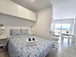 1 chambre, fer et planche à repasser, Wi-Fi gratuit, draps fournis